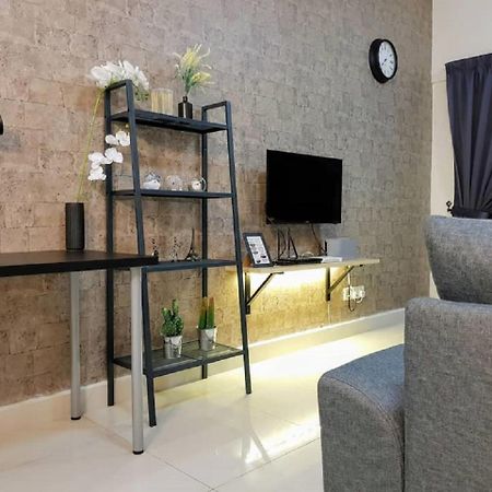 Puchong 8-12 Pax 5Min Lrt Cozy Apartment Ioi Mall Luaran gambar