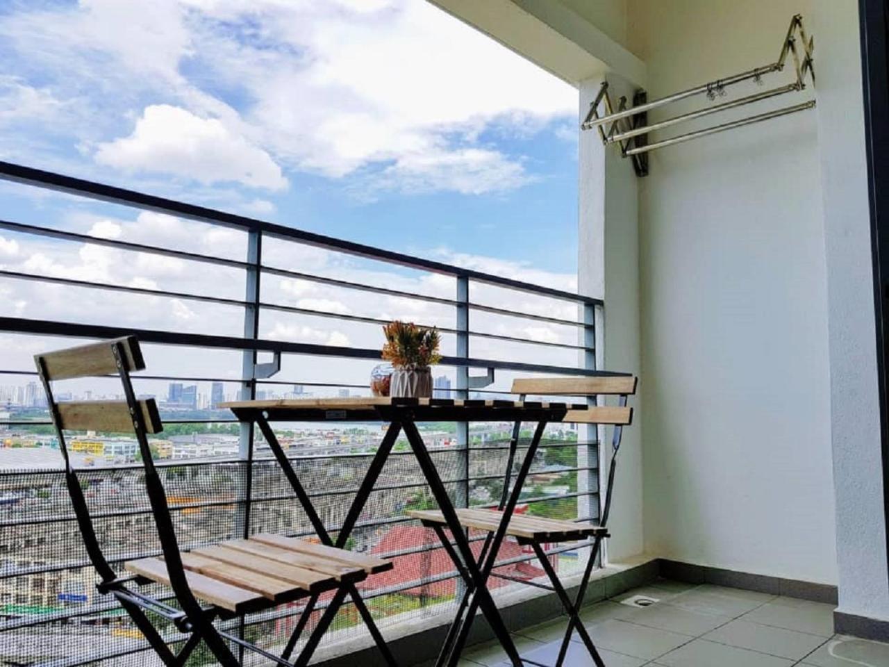 Puchong 8-12 Pax 5Min Lrt Cozy Apartment Ioi Mall Luaran gambar