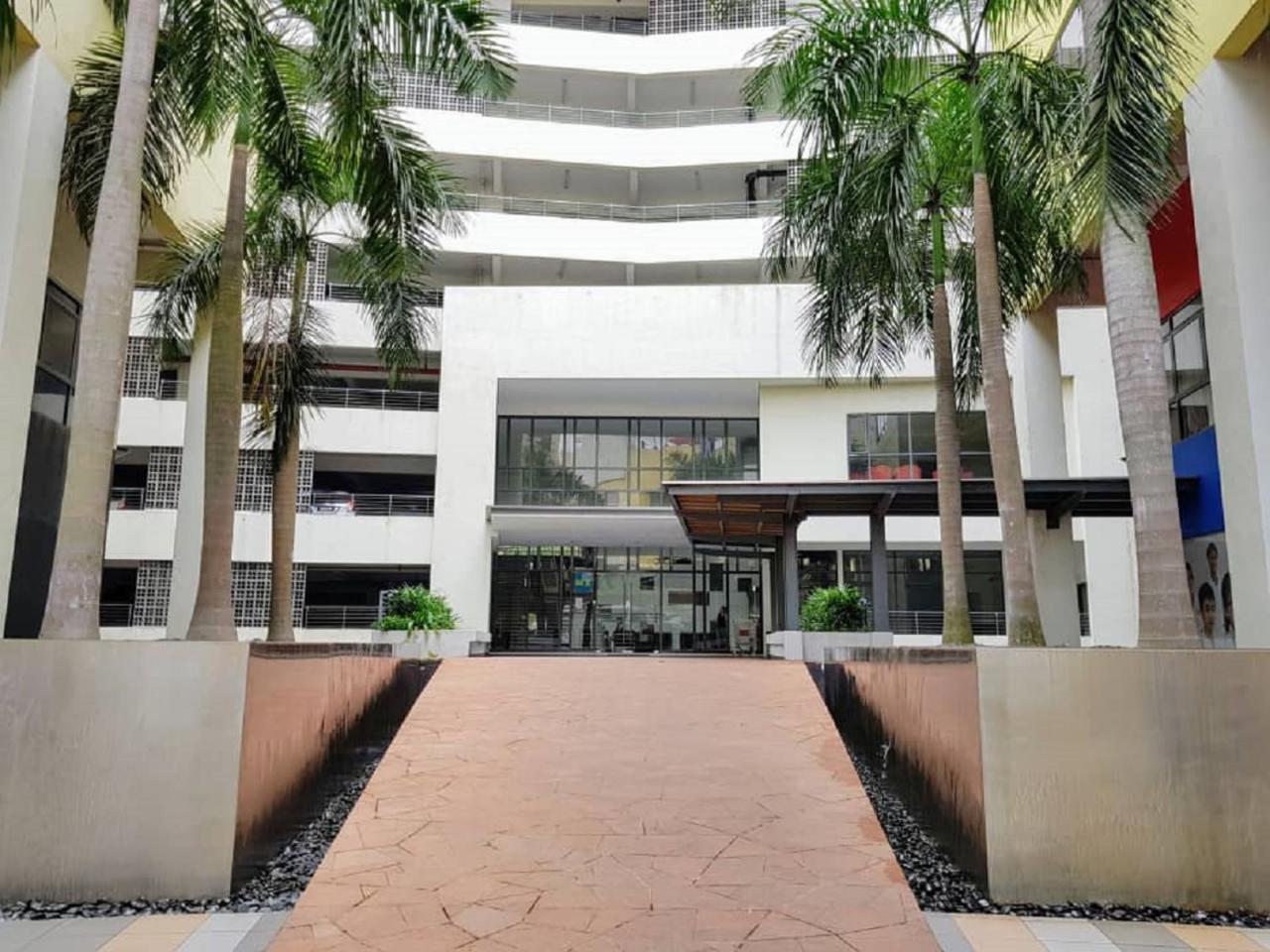 Puchong 8-12 Pax 5Min Lrt Cozy Apartment Ioi Mall Luaran gambar
