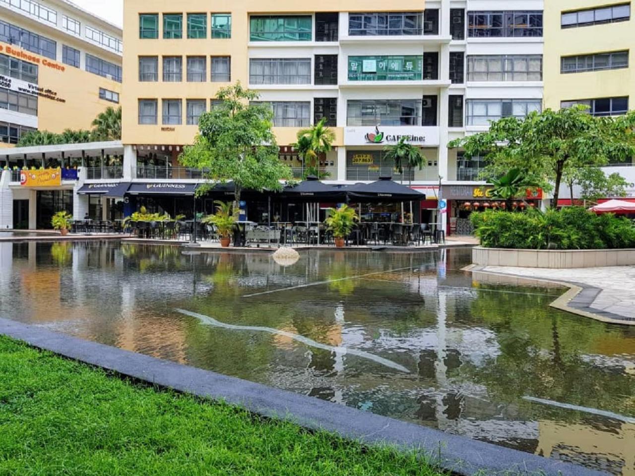 Puchong 8-12 Pax 5Min Lrt Cozy Apartment Ioi Mall Luaran gambar