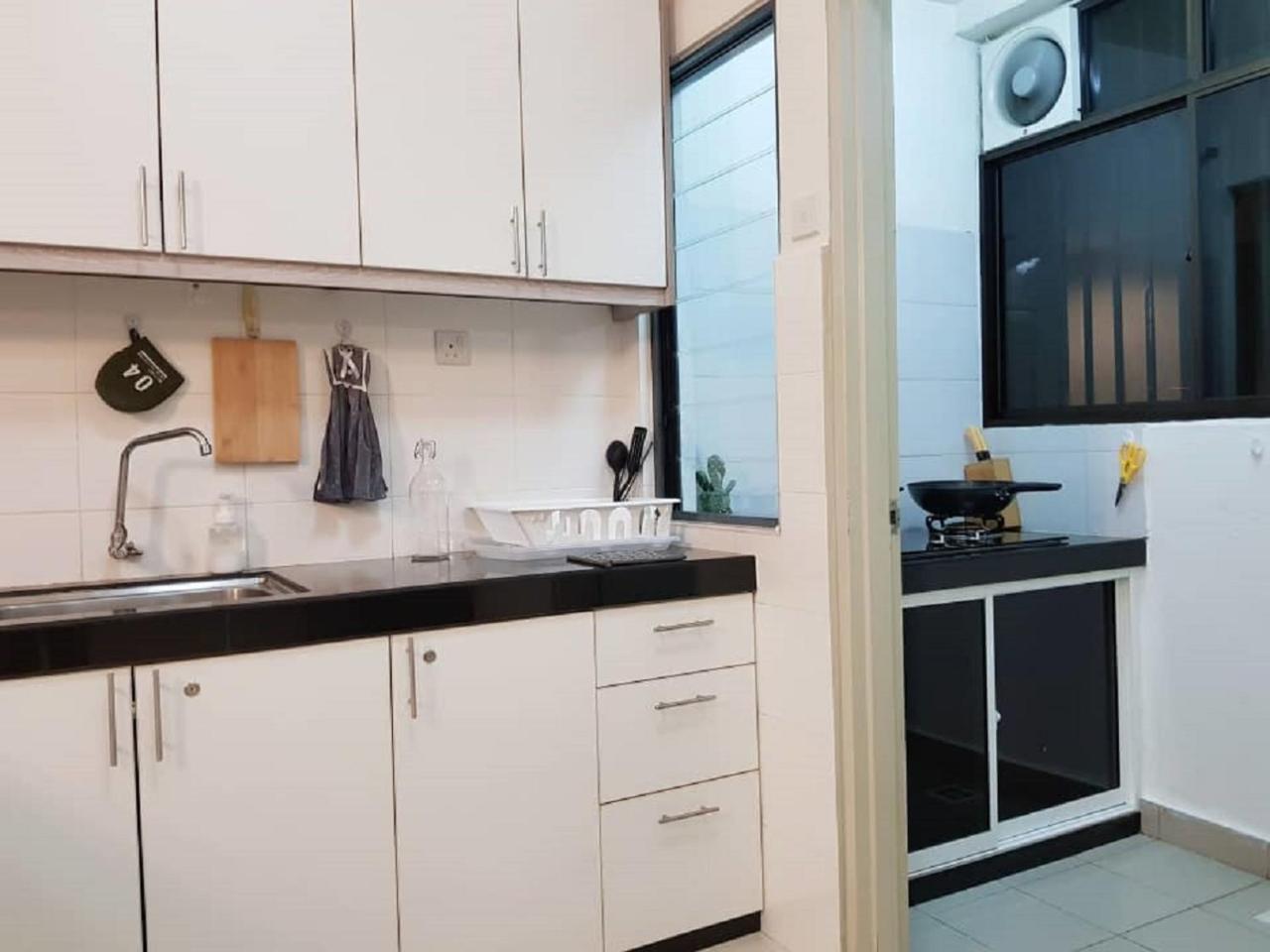 Puchong 8-12 Pax 5Min Lrt Cozy Apartment Ioi Mall Luaran gambar