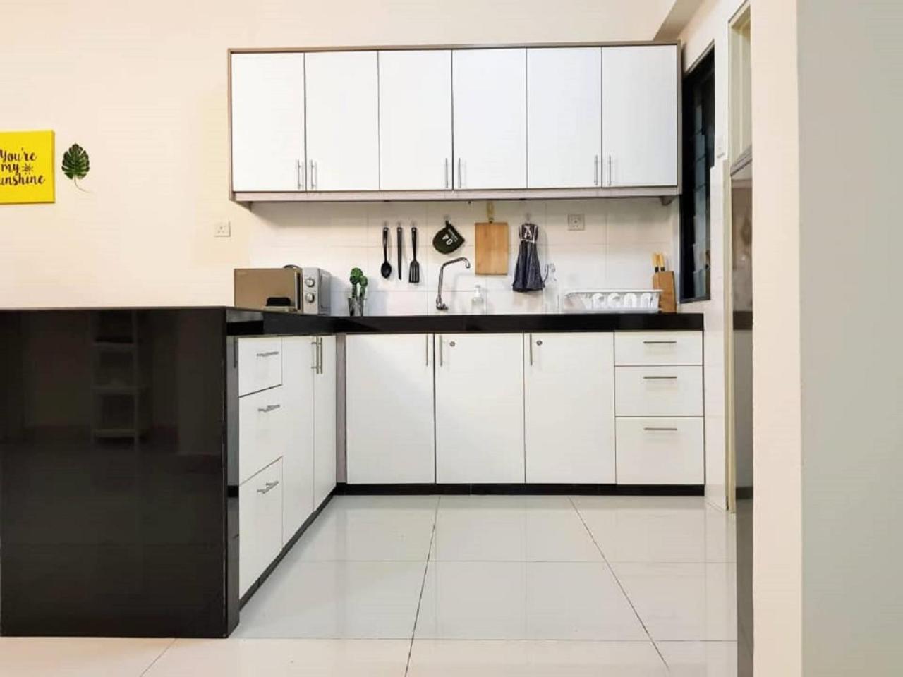 Puchong 8-12 Pax 5Min Lrt Cozy Apartment Ioi Mall Luaran gambar