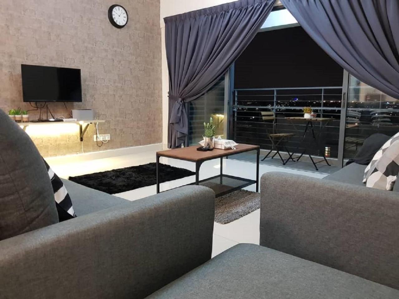 Puchong 8-12 Pax 5Min Lrt Cozy Apartment Ioi Mall Luaran gambar